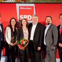 Katarina Barley und Dieter Reiter mit den vier Bundestagskandidaten Sebastian Roloff(München-Süd), Parteivorsitzende Claudia Tausend, MdB(M-Ost),Dr. Bernhard Godwin(M-West) und Florian Post, MdB(M-Nord)